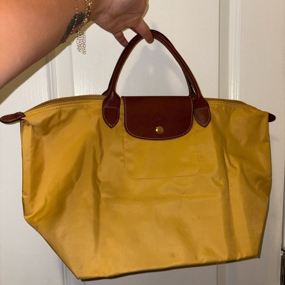 Long champ Yellow Tote Bag - Picture 1 of 10
